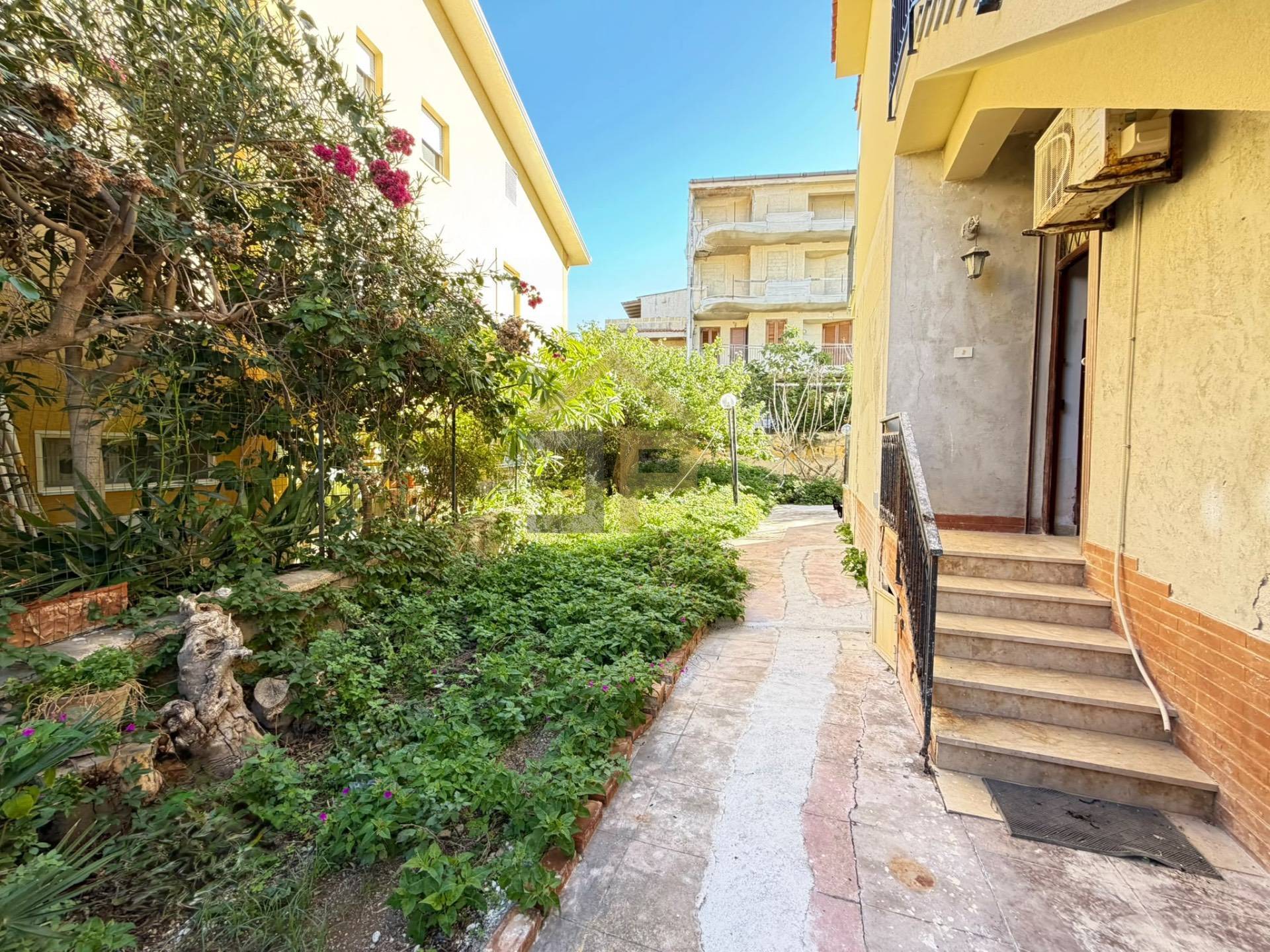 Porzione Di Villa Bifamiliare in vendita a Bagheria, Aspra
