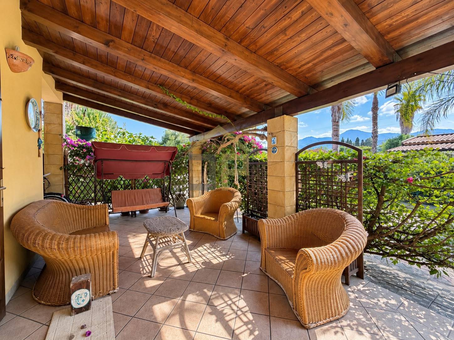 Porzione Di Villa Bifamiliare in vendita a Campofelice di Roccella