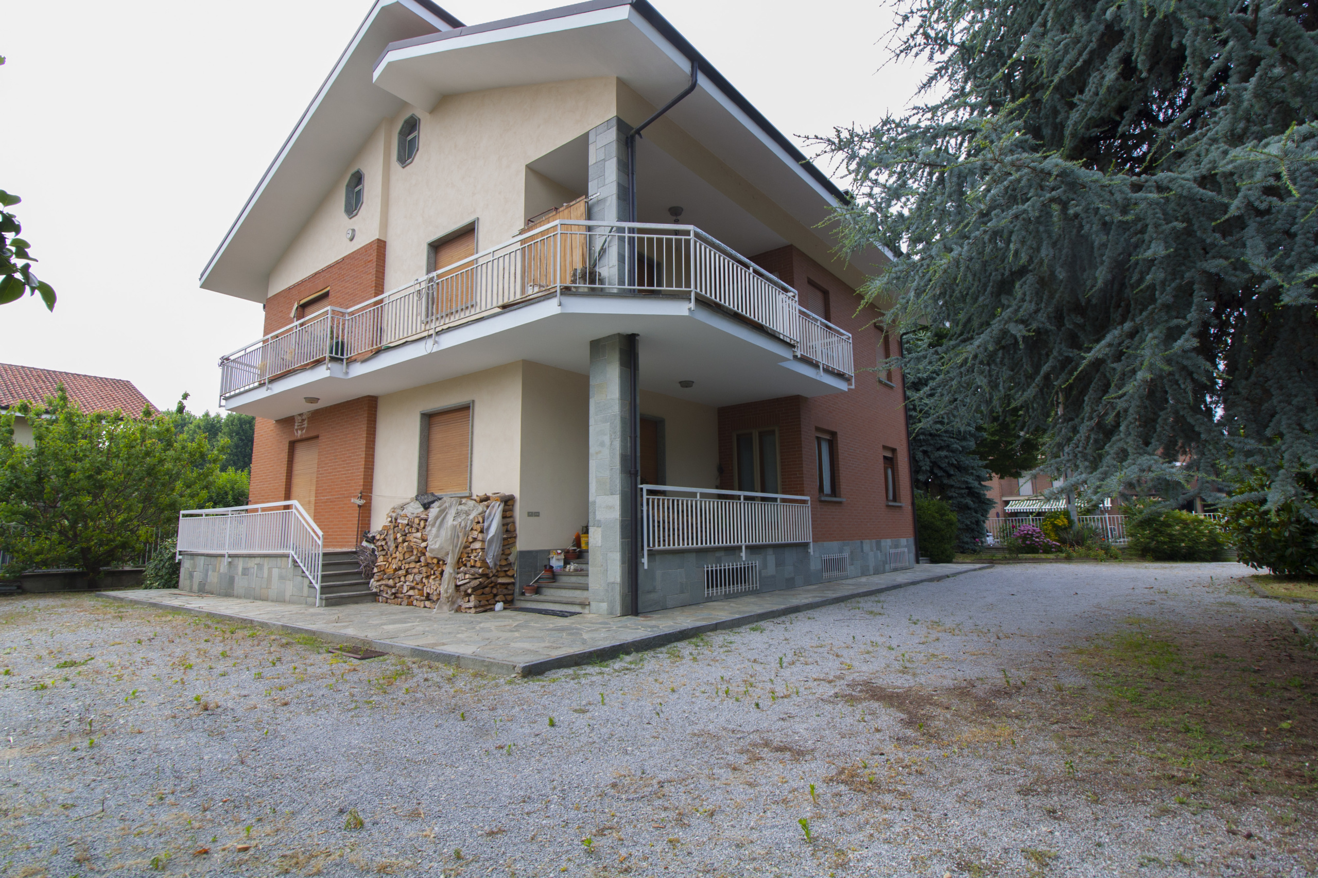 Casa indipendente con giardino in via g.b.adriani 2, Cherasco