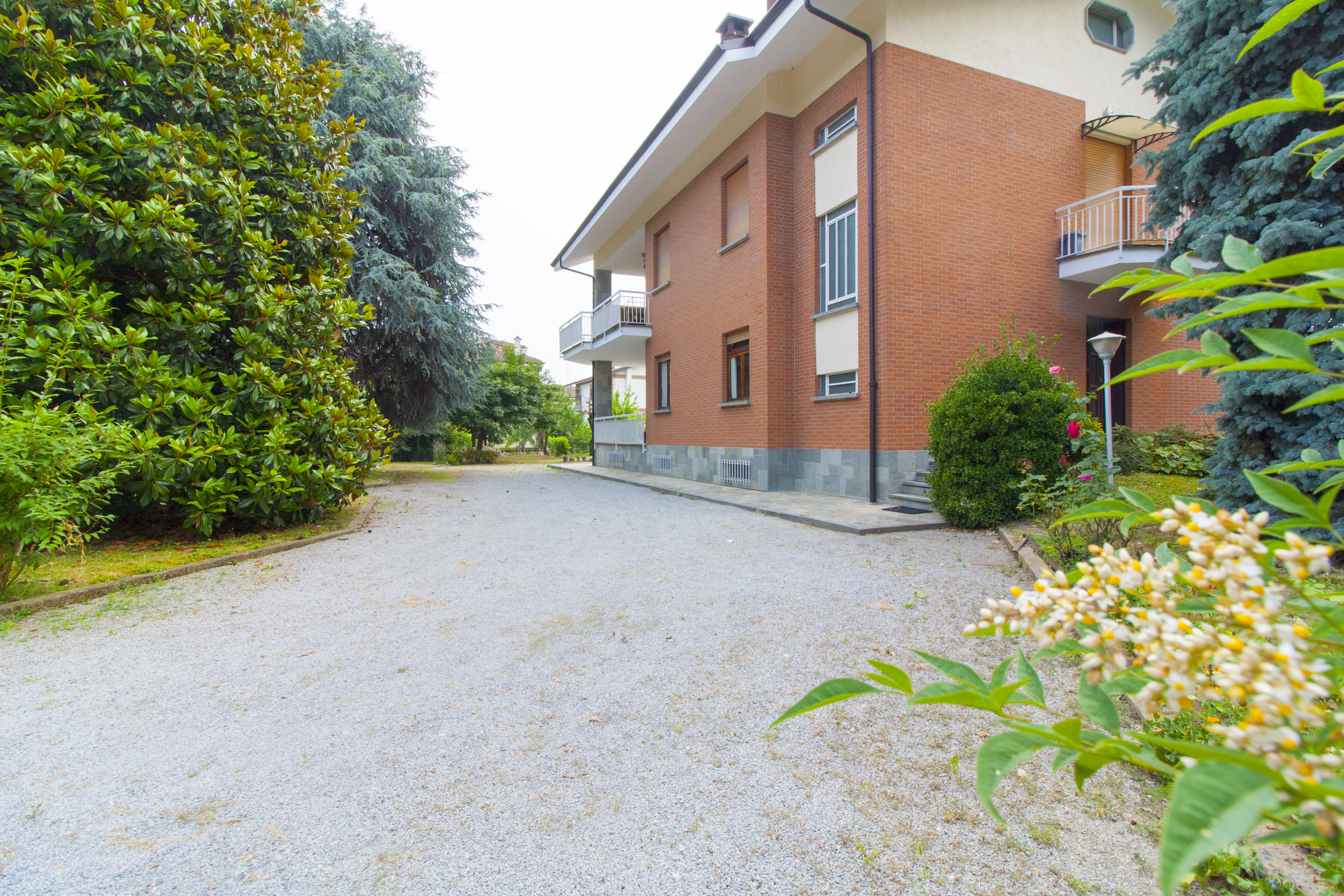 Casa indipendente con giardino in via g.b.adriani 2, Cherasco