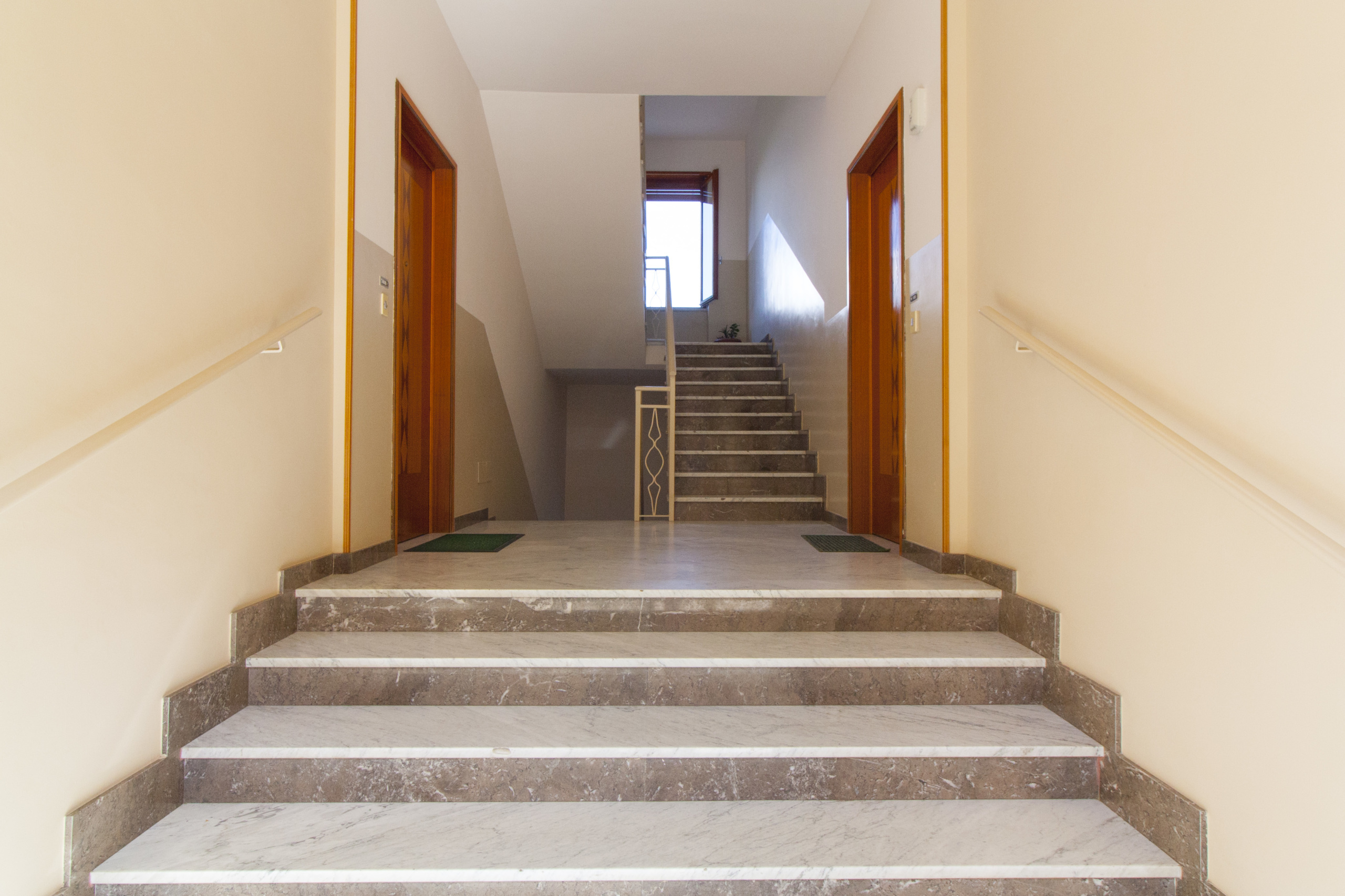 Quadrilocale con box in via piramide 41, Narzole