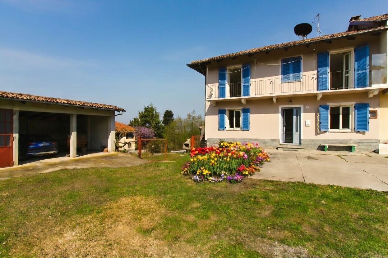 Casa indipendente con giardino in borgata fogliacchi 16, La Morra