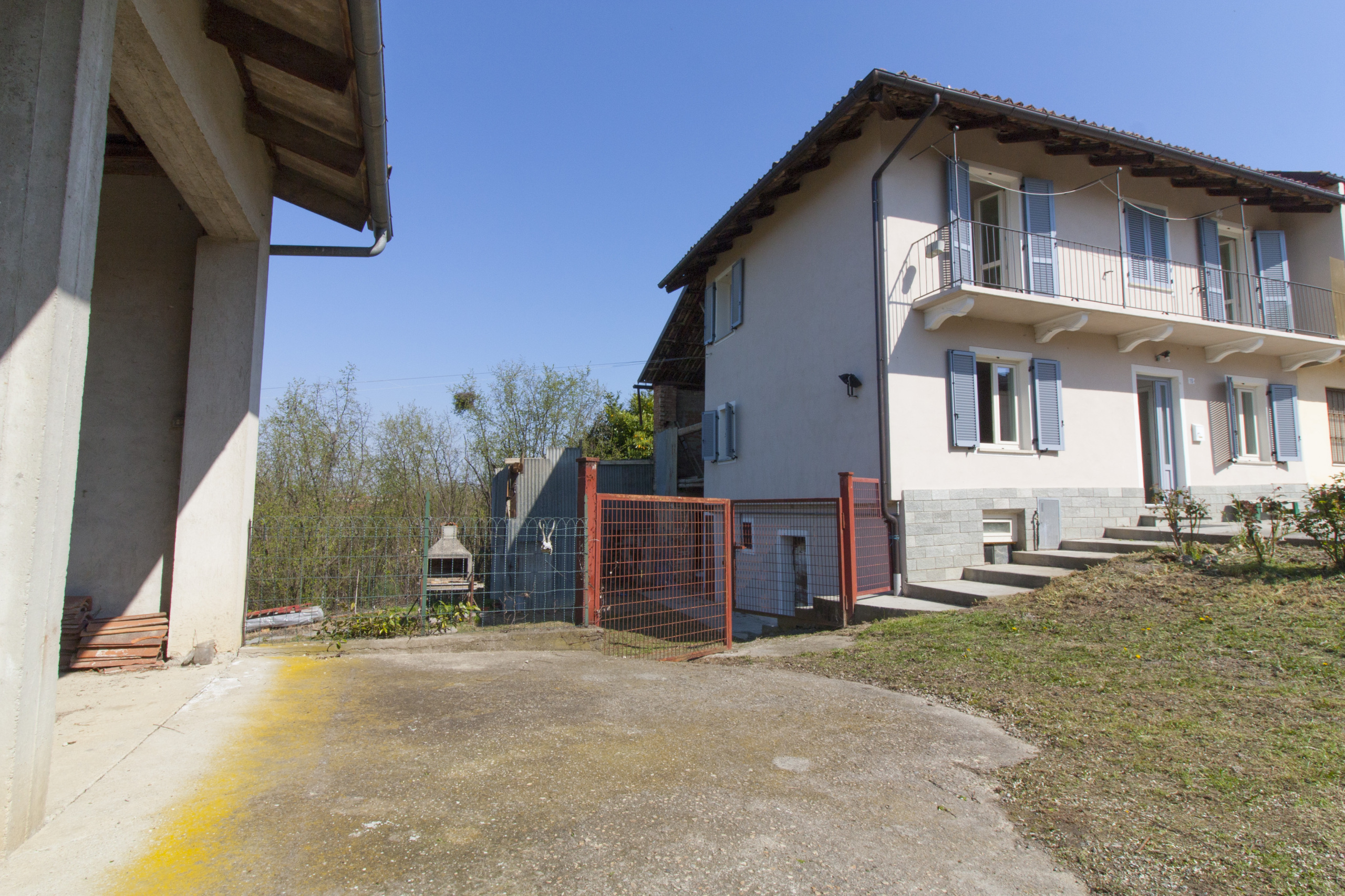 Casa indipendente con giardino in borgata fogliacchi 16, La Morra