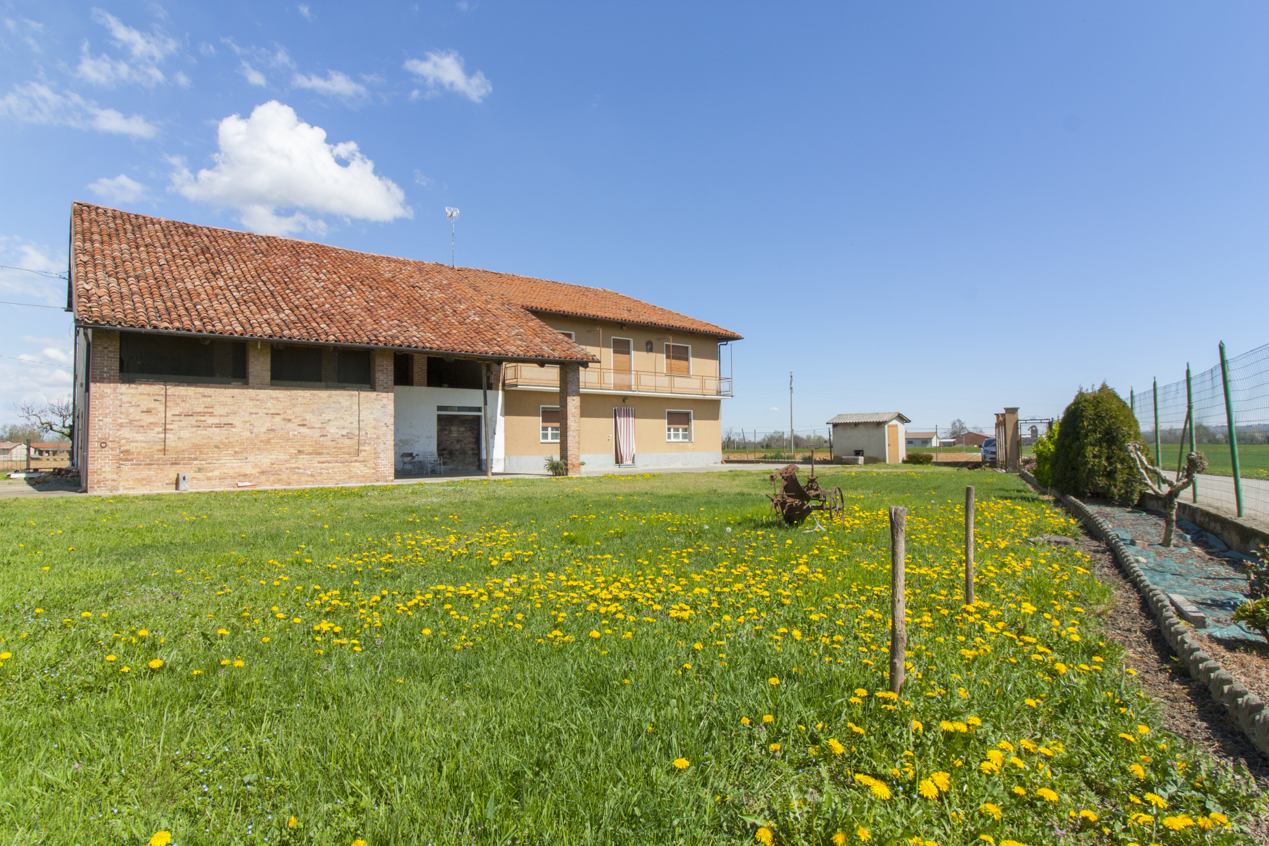 Casa indipendente da ristrutturare in regione piana bassa 21, Cherasco