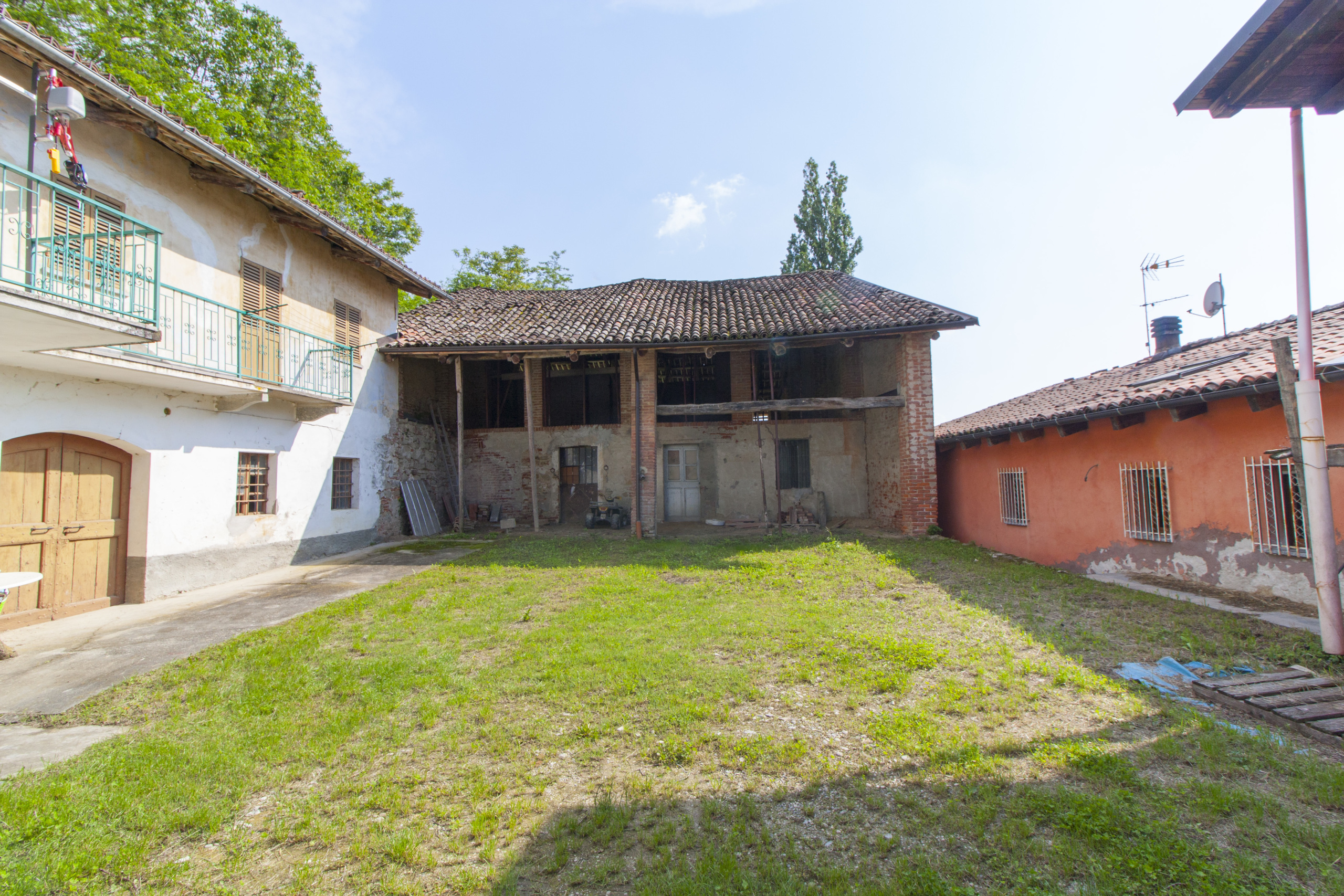 Casa indipendente con giardino in via meane 35, Cherasco