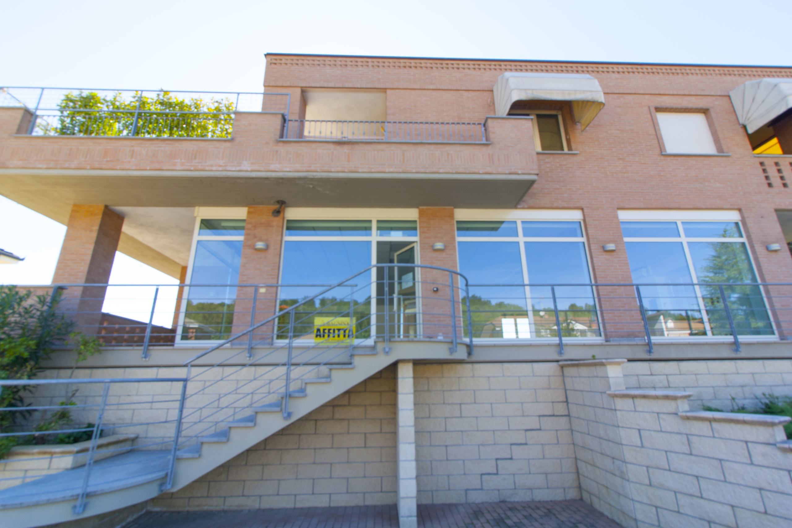 Locale commerciale in affitto in via don l. orione 115, Bra