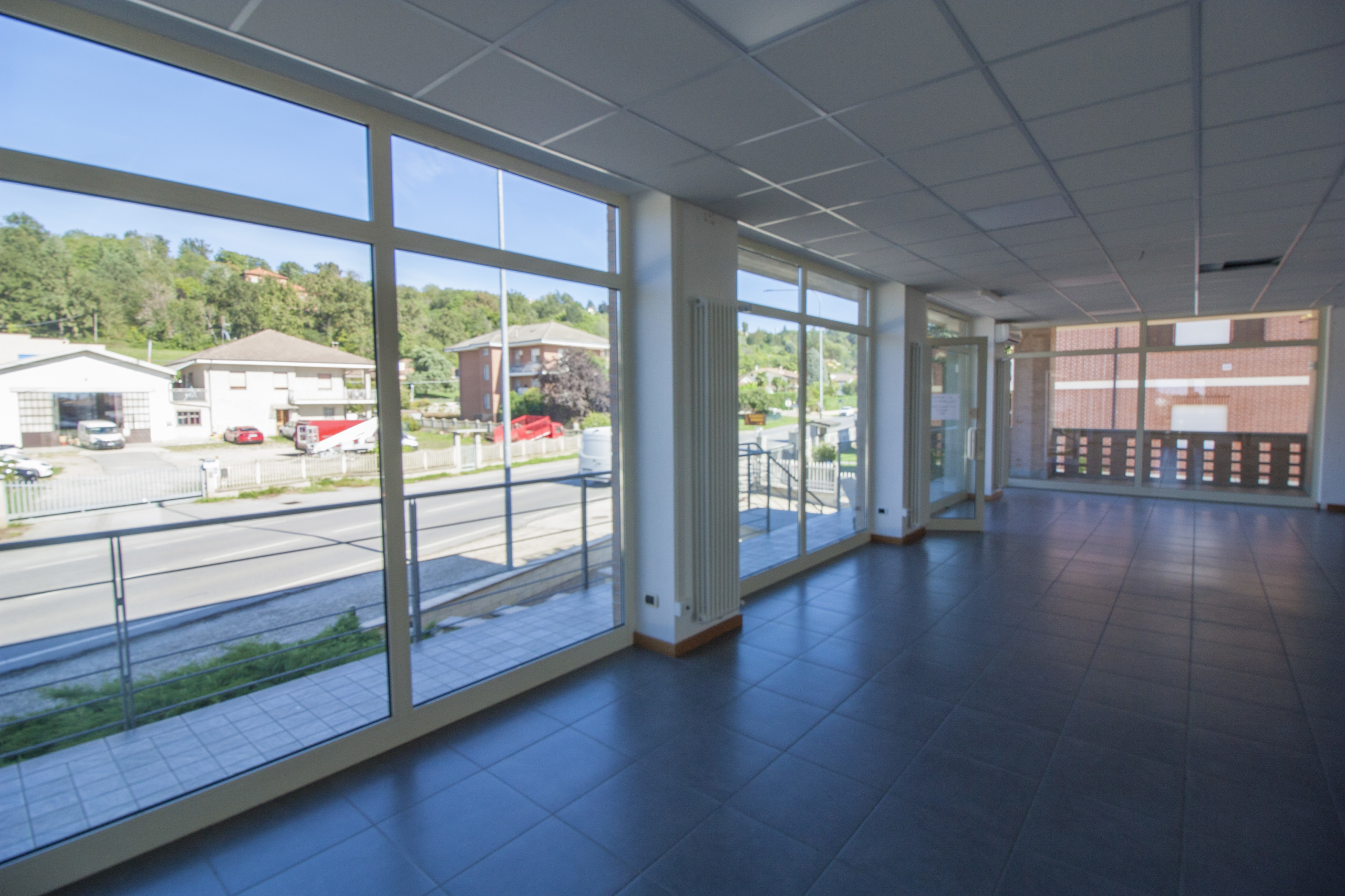 Locale commerciale in affitto in via don l. orione 115, Bra