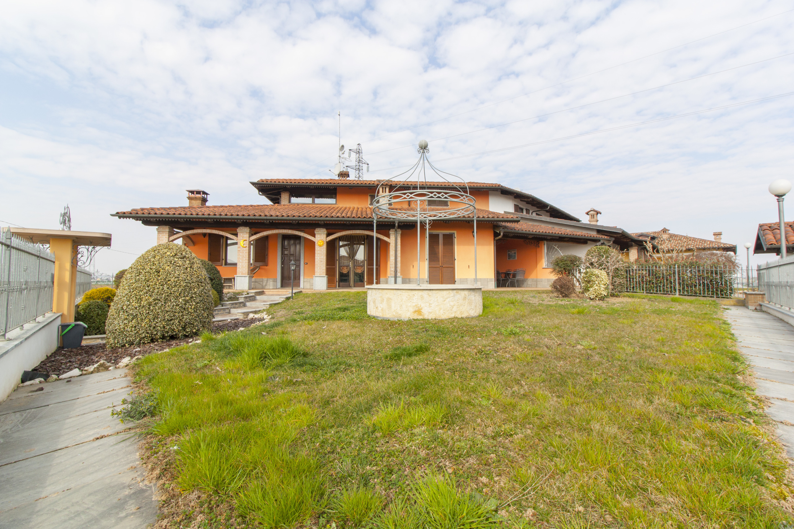 Villa con box doppio in via risorgimento, Narzole