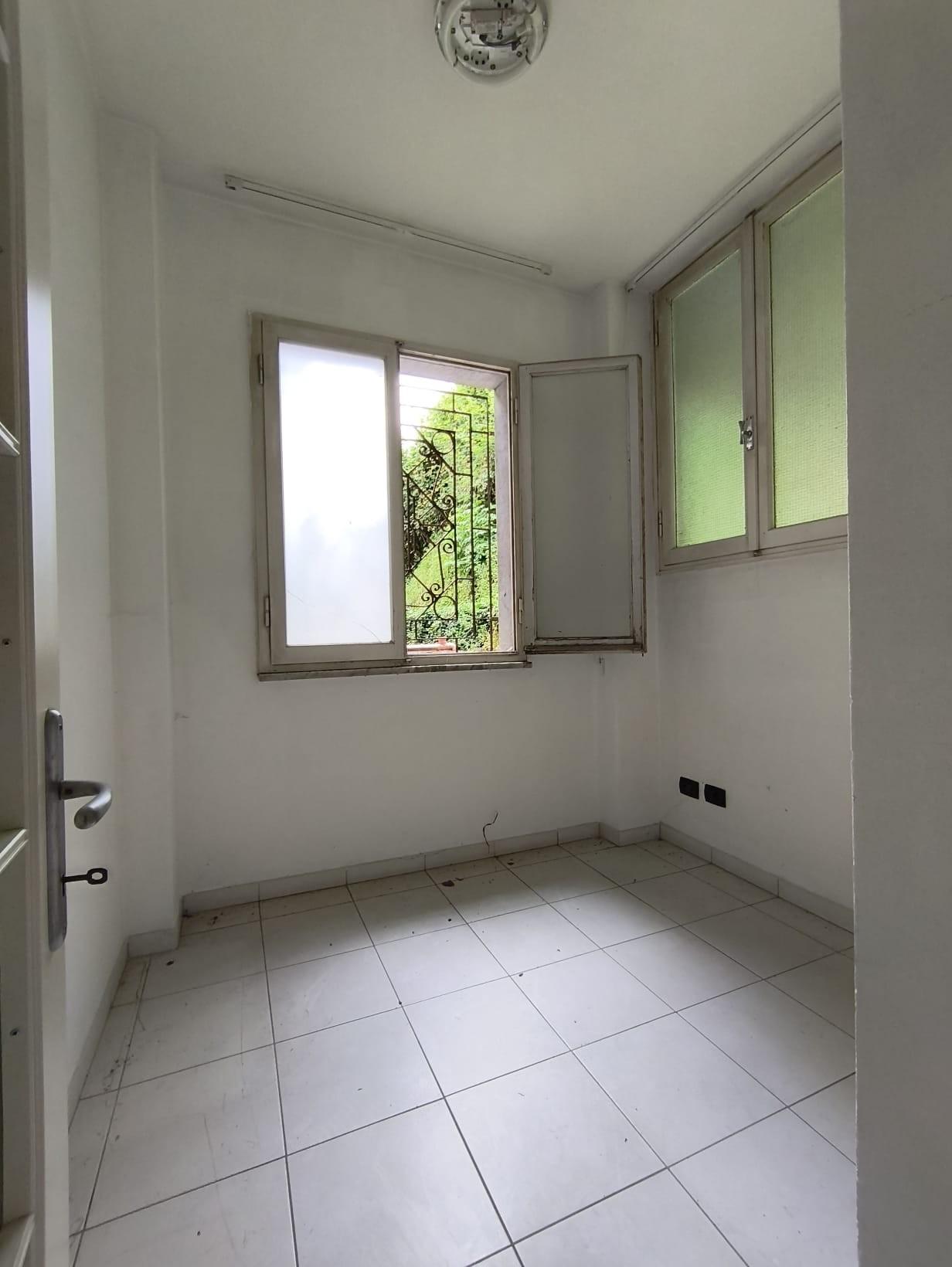 Ufficio in vendita a Carrara