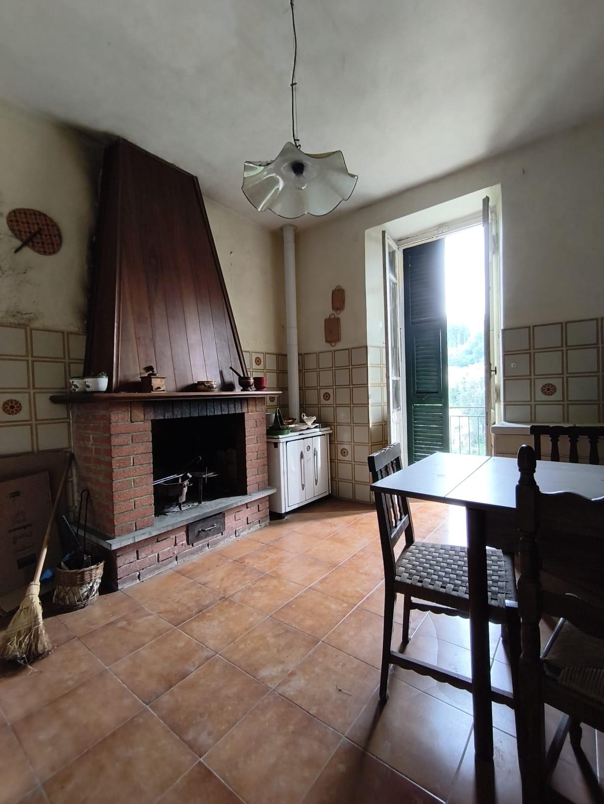 Quadrilocale da ristrutturare a Bagnone
