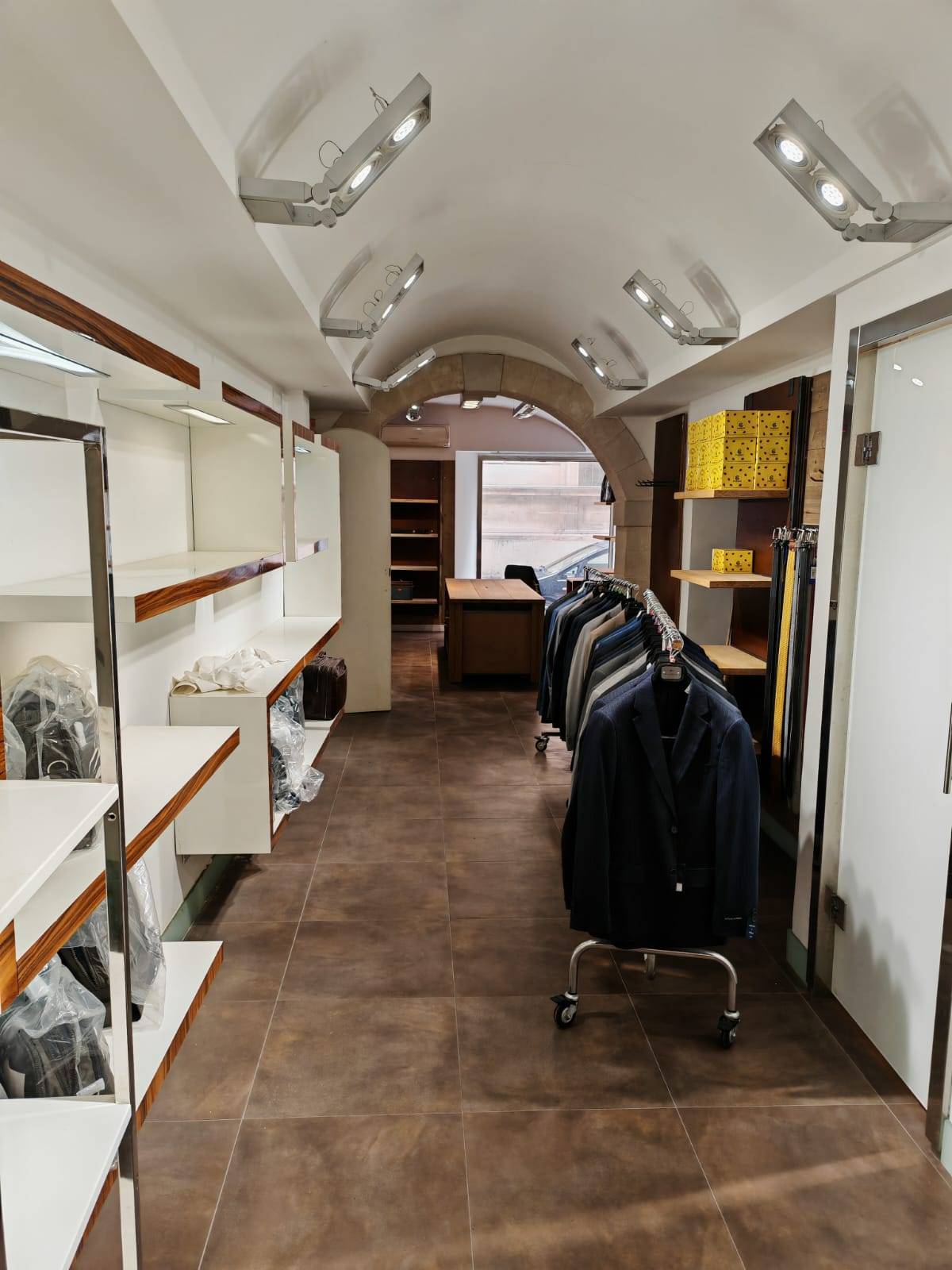 Locale commerciale in affitto a Ragusa