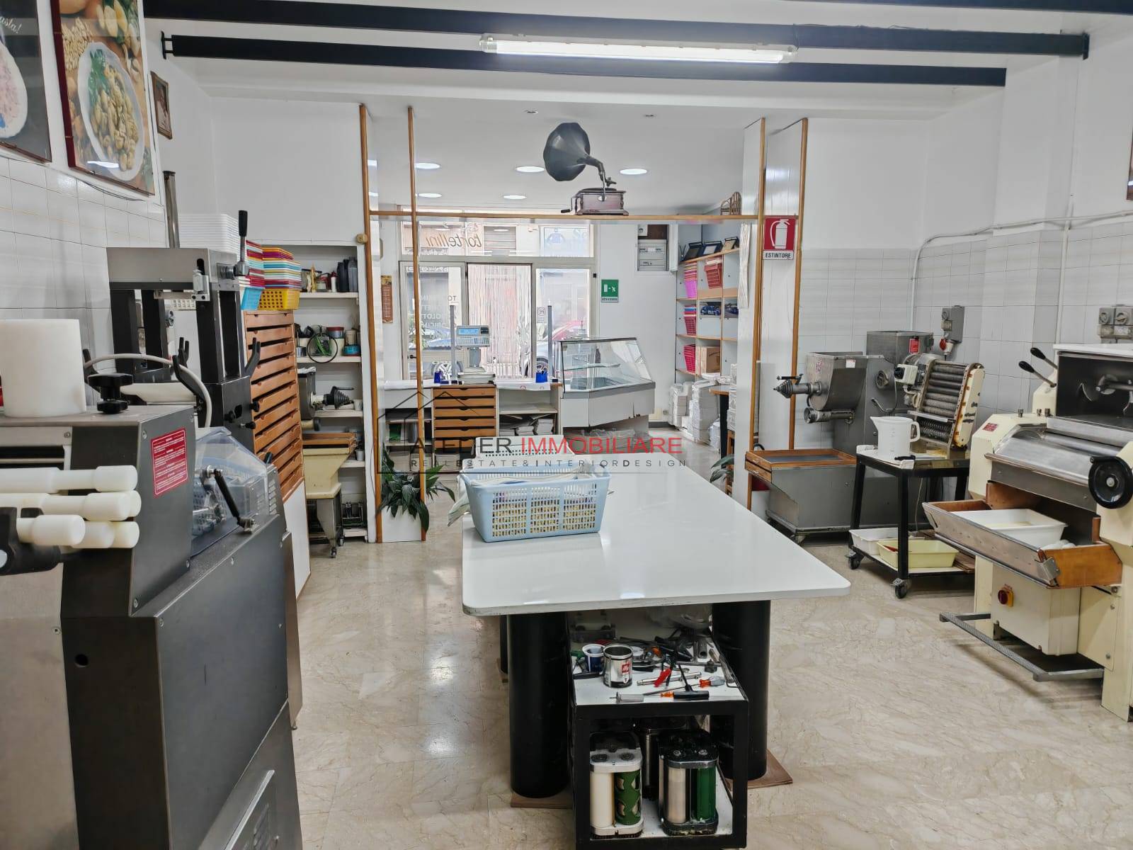 Attivit commerciale in vendita a Ragusa