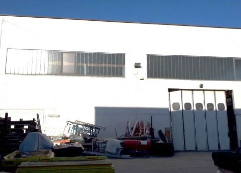 Locale commerciale in vendita a Volpiano