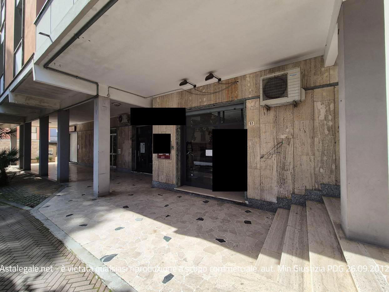 Locale commerciale in vendita a Loano