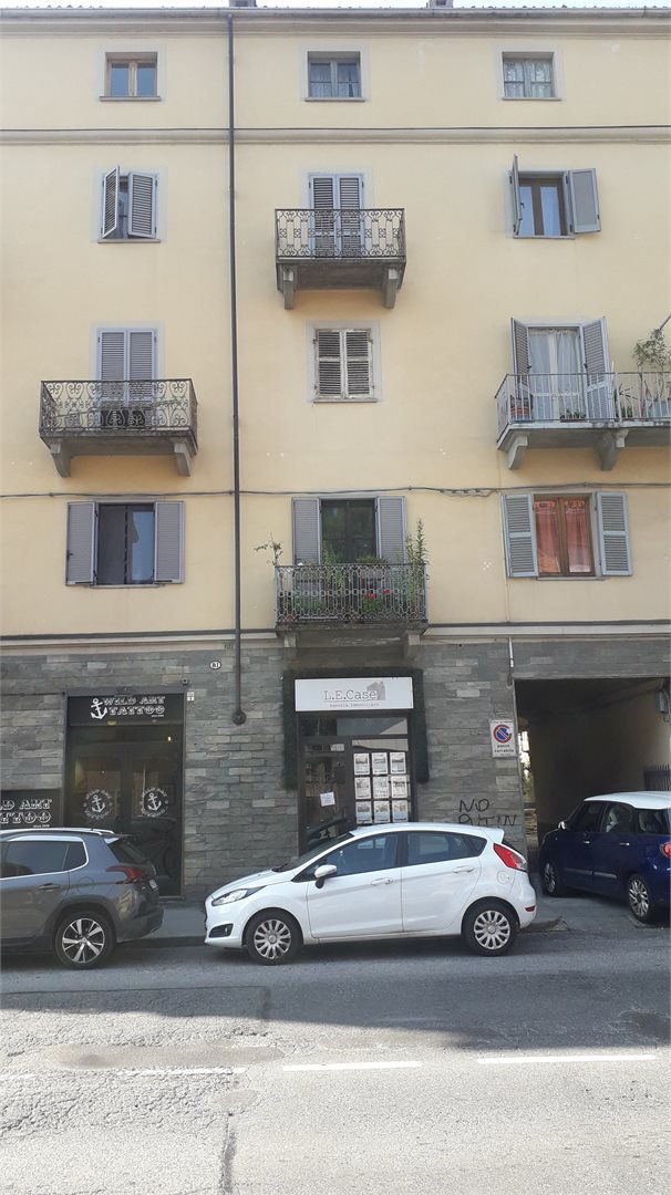 Locale commerciale in vendita a Torino