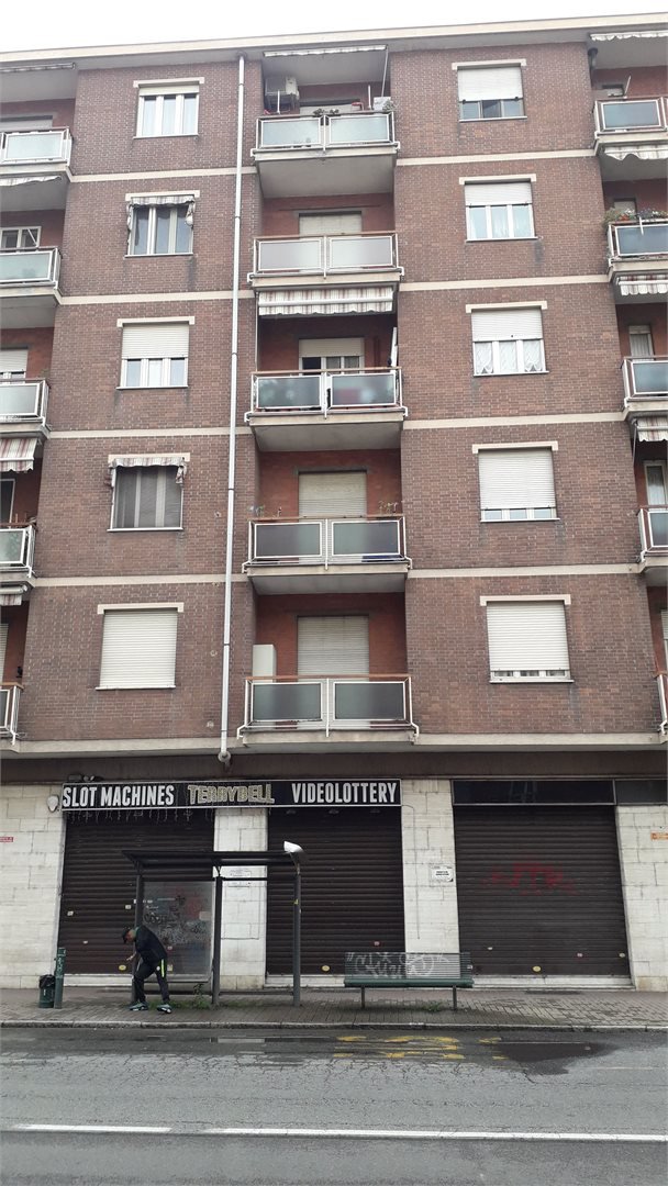 Locale commerciale in vendita a Moncalieri