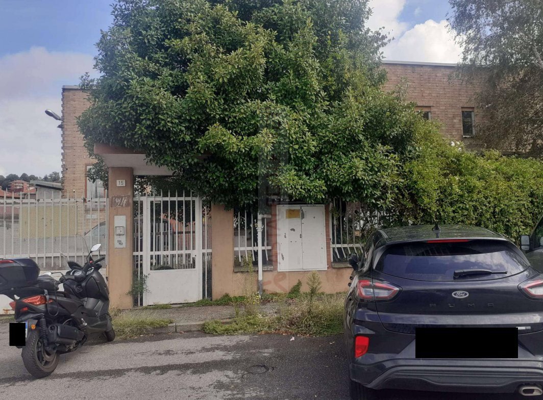 Locale commerciale in vendita a Moncalieri