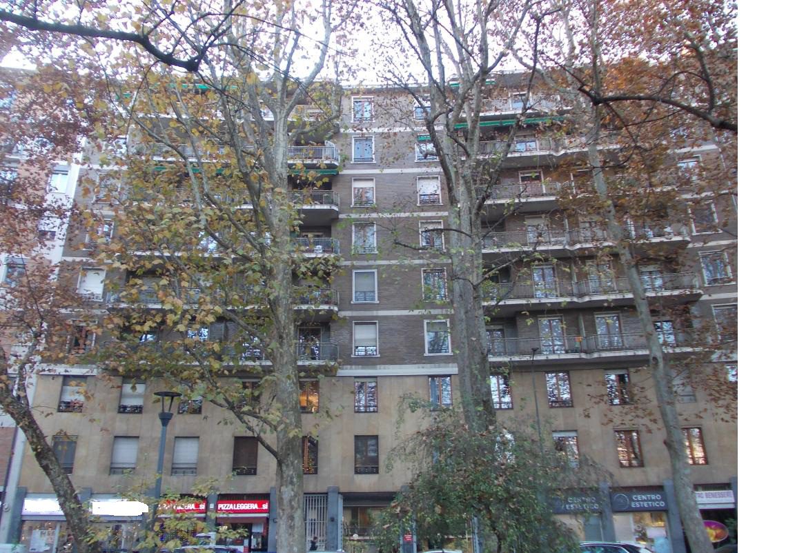 Locale commerciale in vendita a Milano