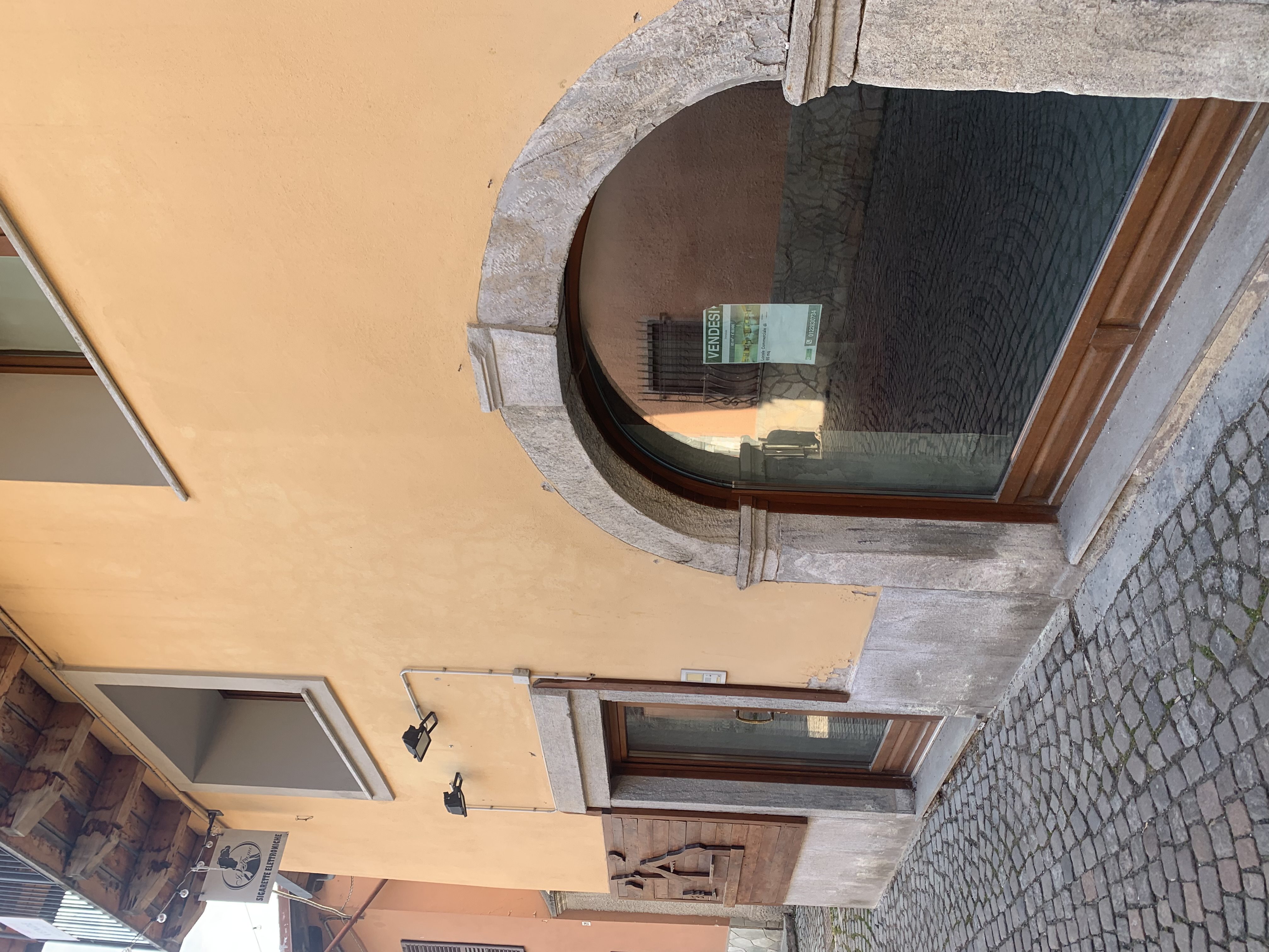 Locale commerciale in vendita a Oulx