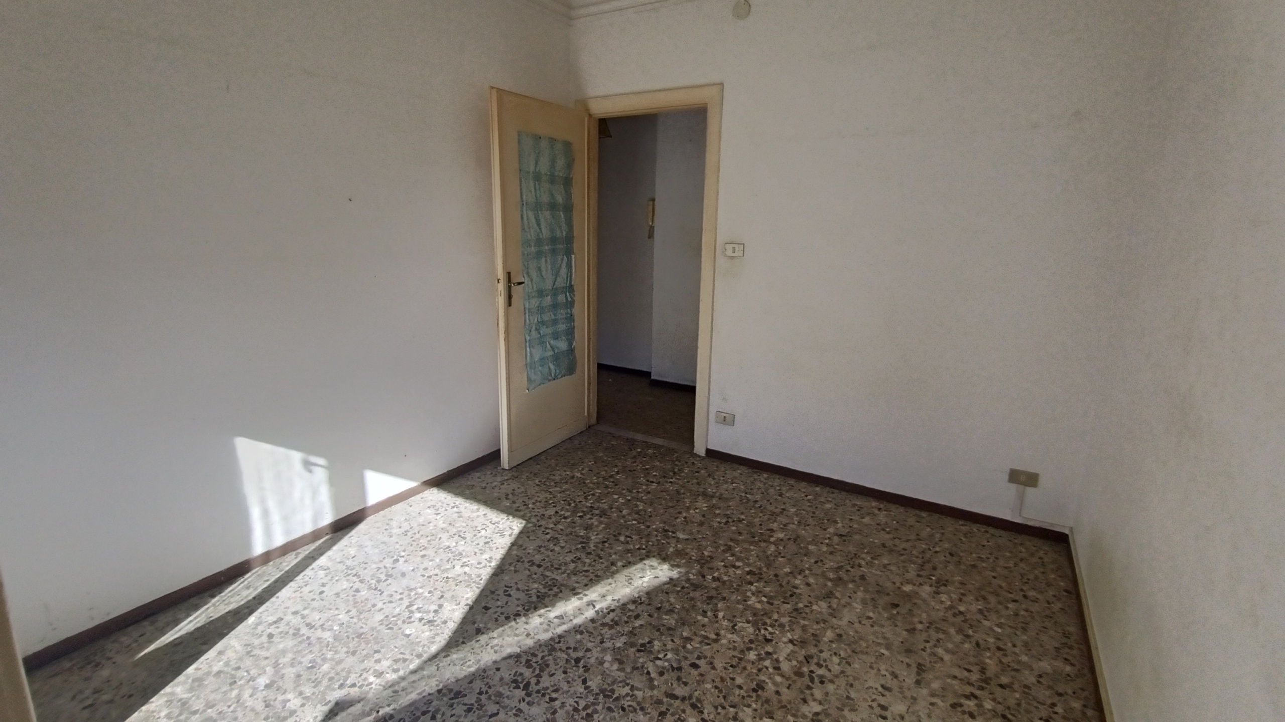 Quadrilocale da ristrutturare a San Remo