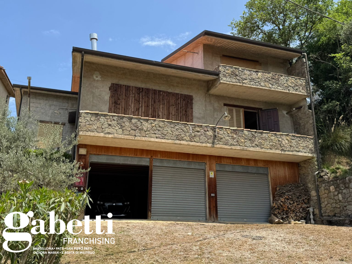 Villa con giardino a Sant'Agata di Militello