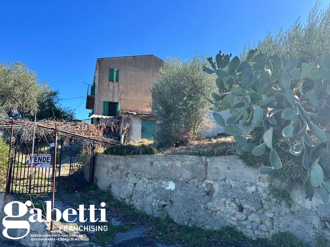 Casa indipendente da ristrutturare a Sant'Agata di Militello