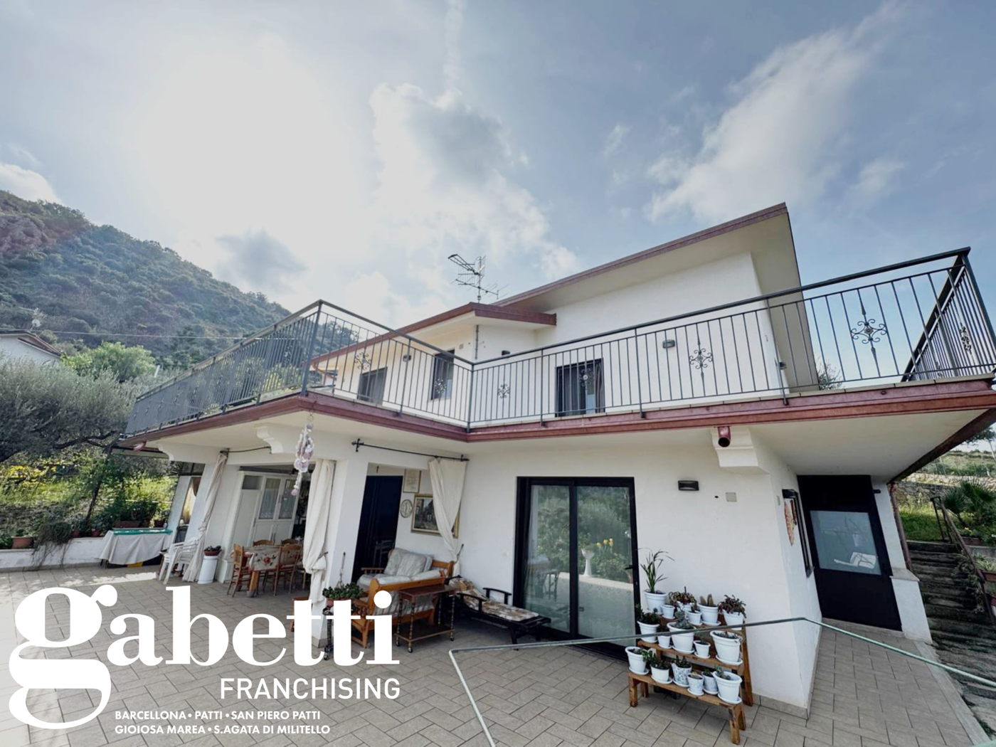 Villa con giardino a Acquedolci