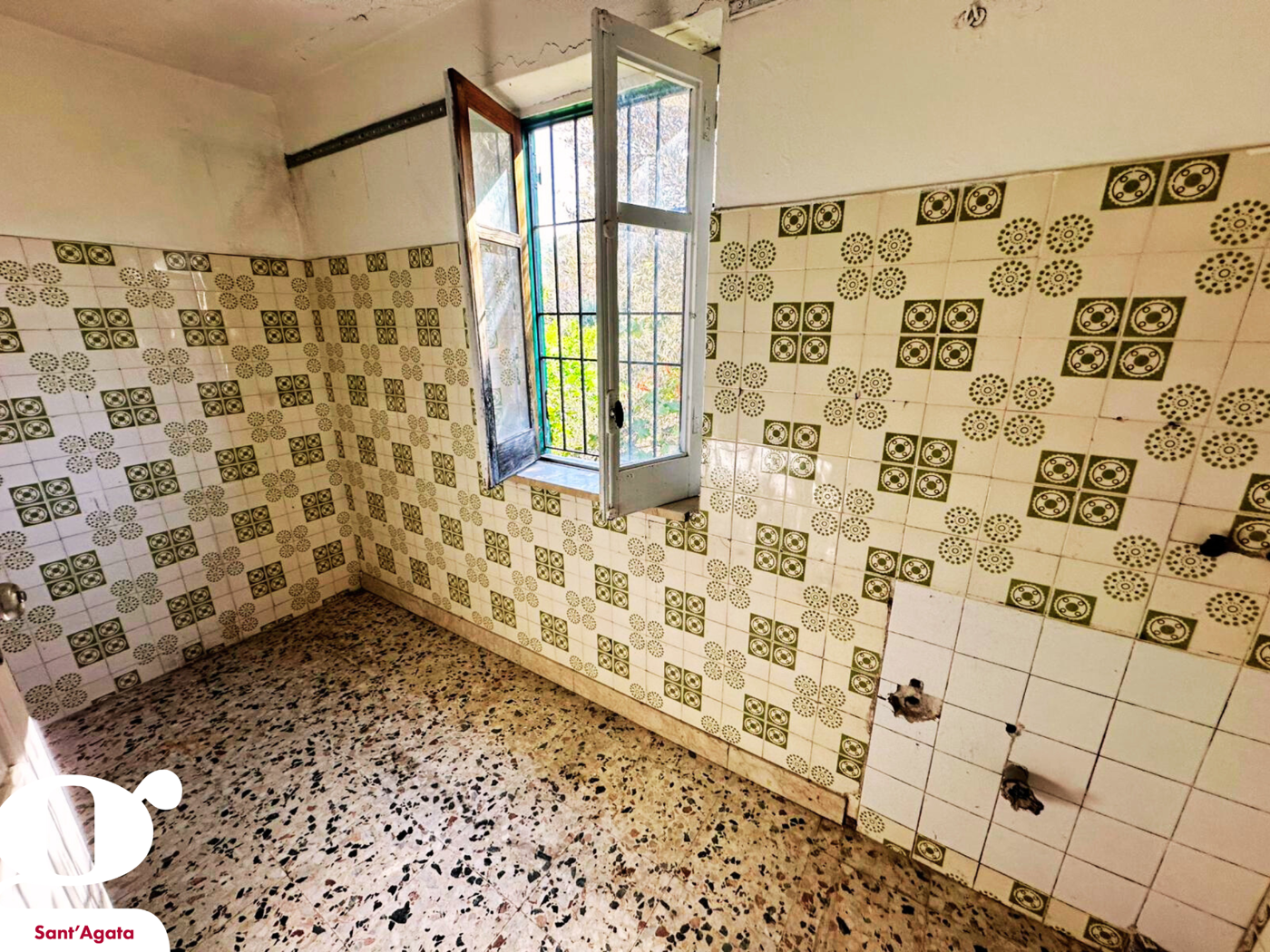 Casa indipendente da ristrutturare a Sant'Agata di Militello