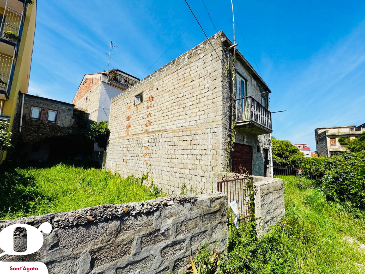 Casa indipendente da ristrutturare a Sant'Agata di Militello