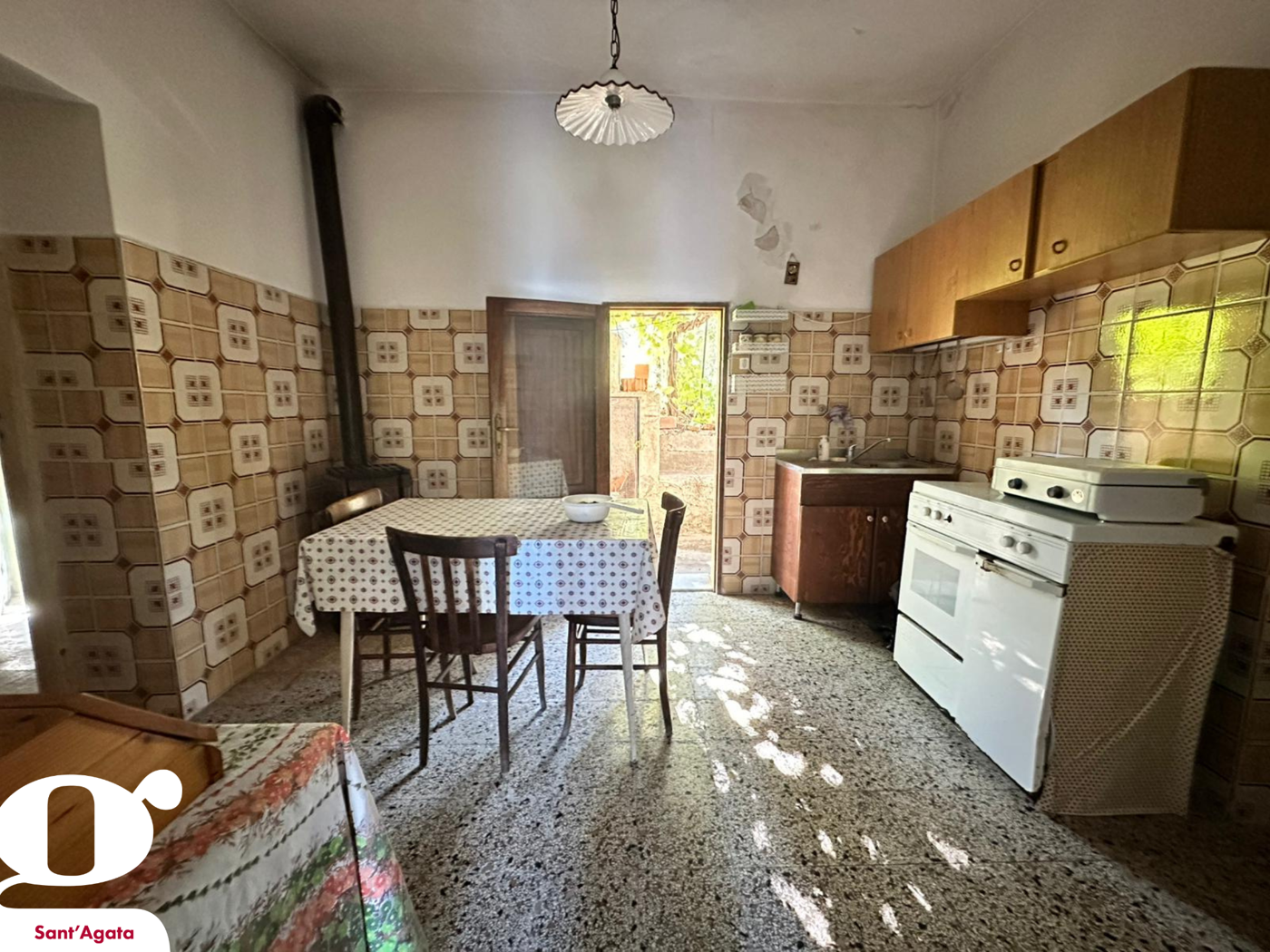 Casa indipendente da ristrutturare a Sant'Agata di Militello