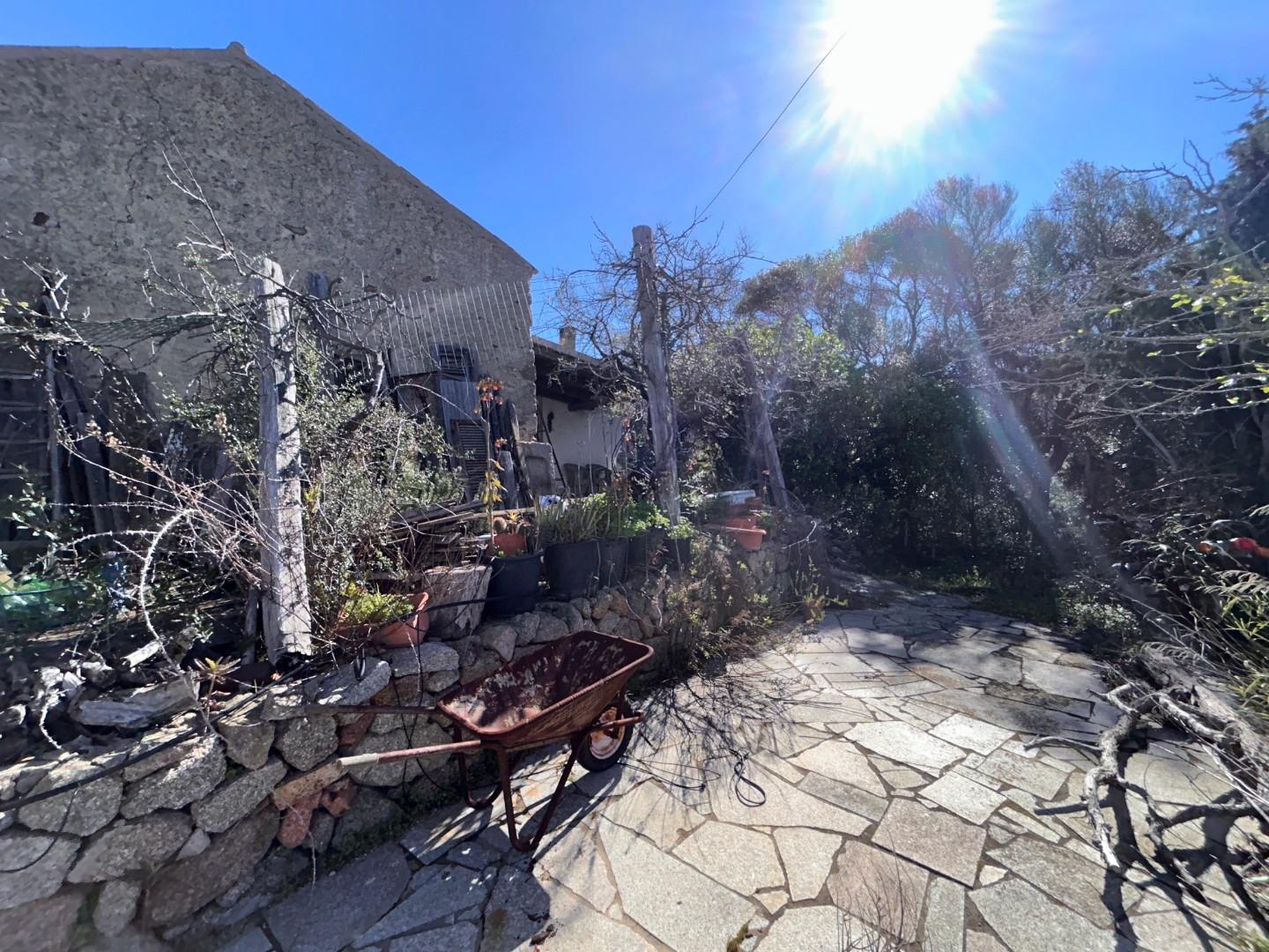 Rustico da ristrutturare a Aglientu