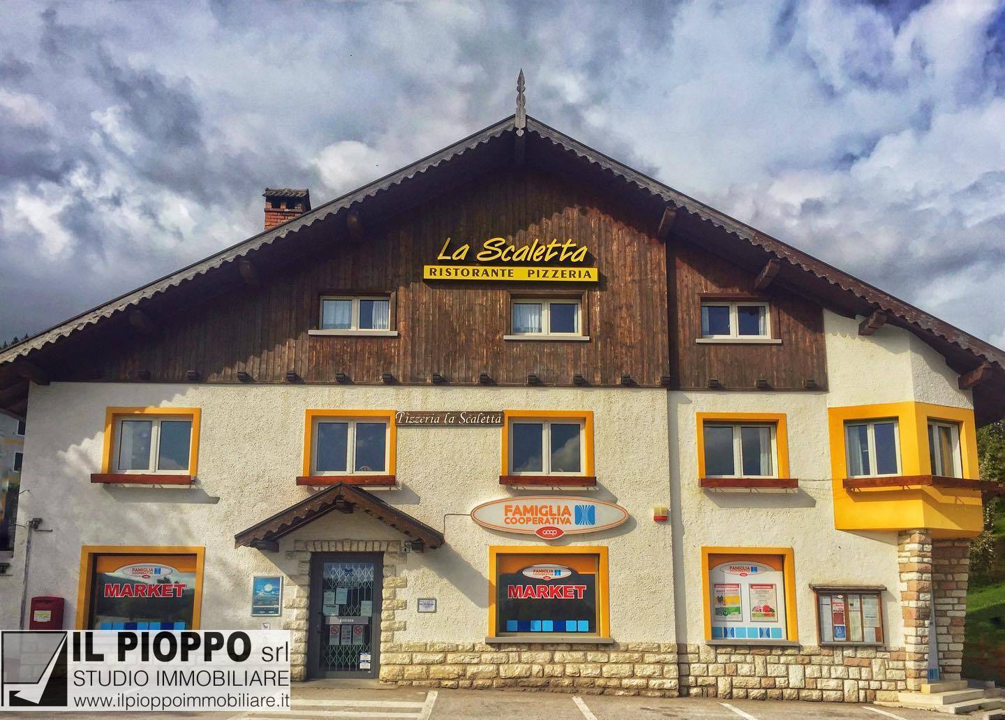 Locale commerciale in vendita a Lavarone, Bertoldi