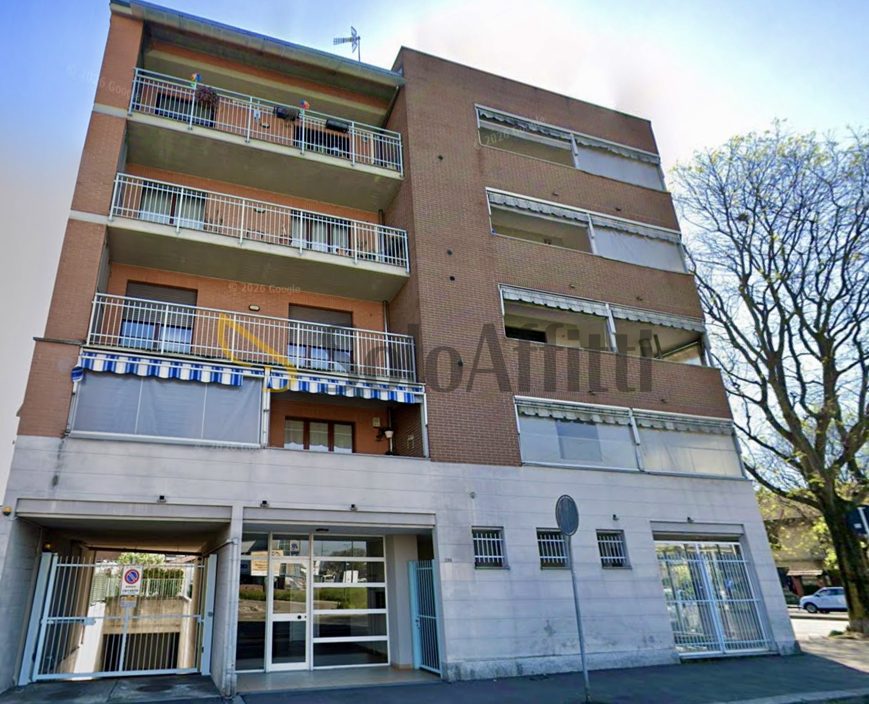 Trilocale con terrazzo in corso grosseto 399, Torino