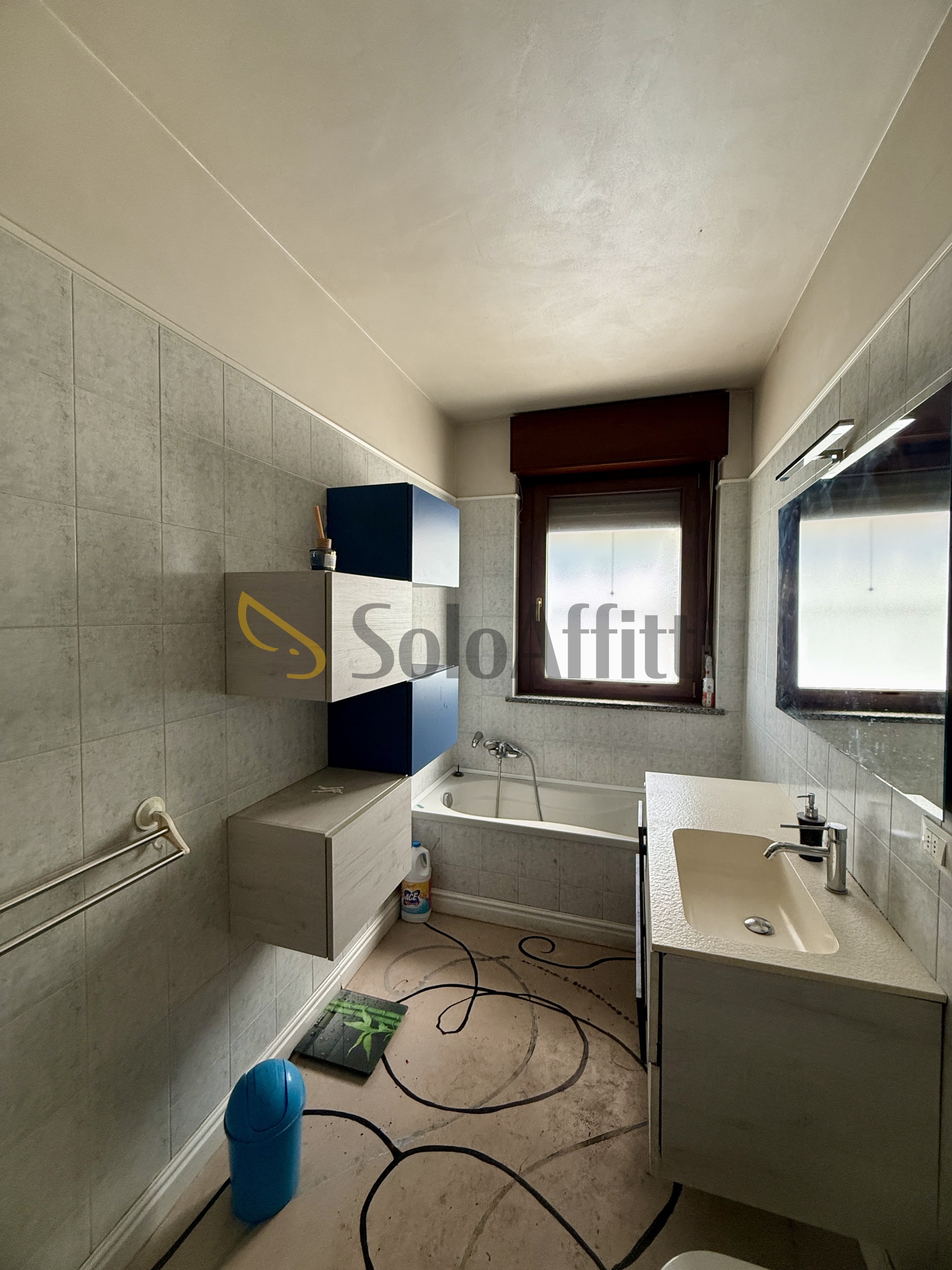 Trilocale con terrazzo in corso grosseto 399, Torino