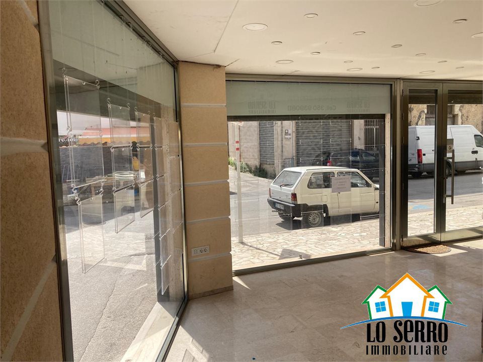 Locale commerciale in vendita a Alcamo