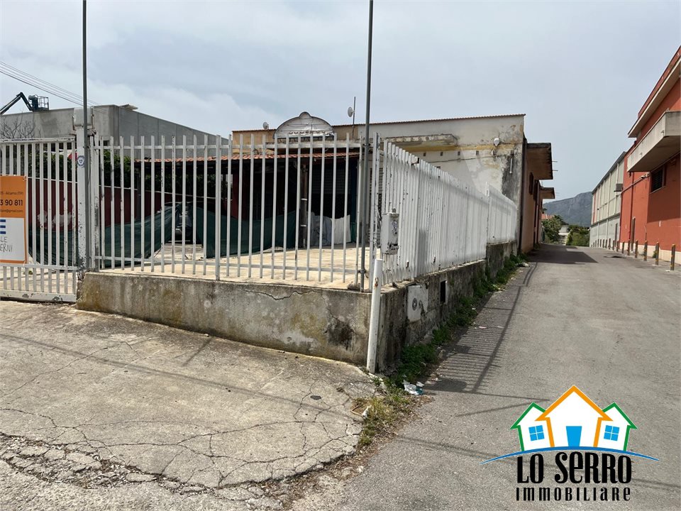 Locale commerciale in vendita a Alcamo