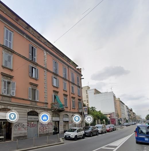 Locale commerciale in vendita a Milano