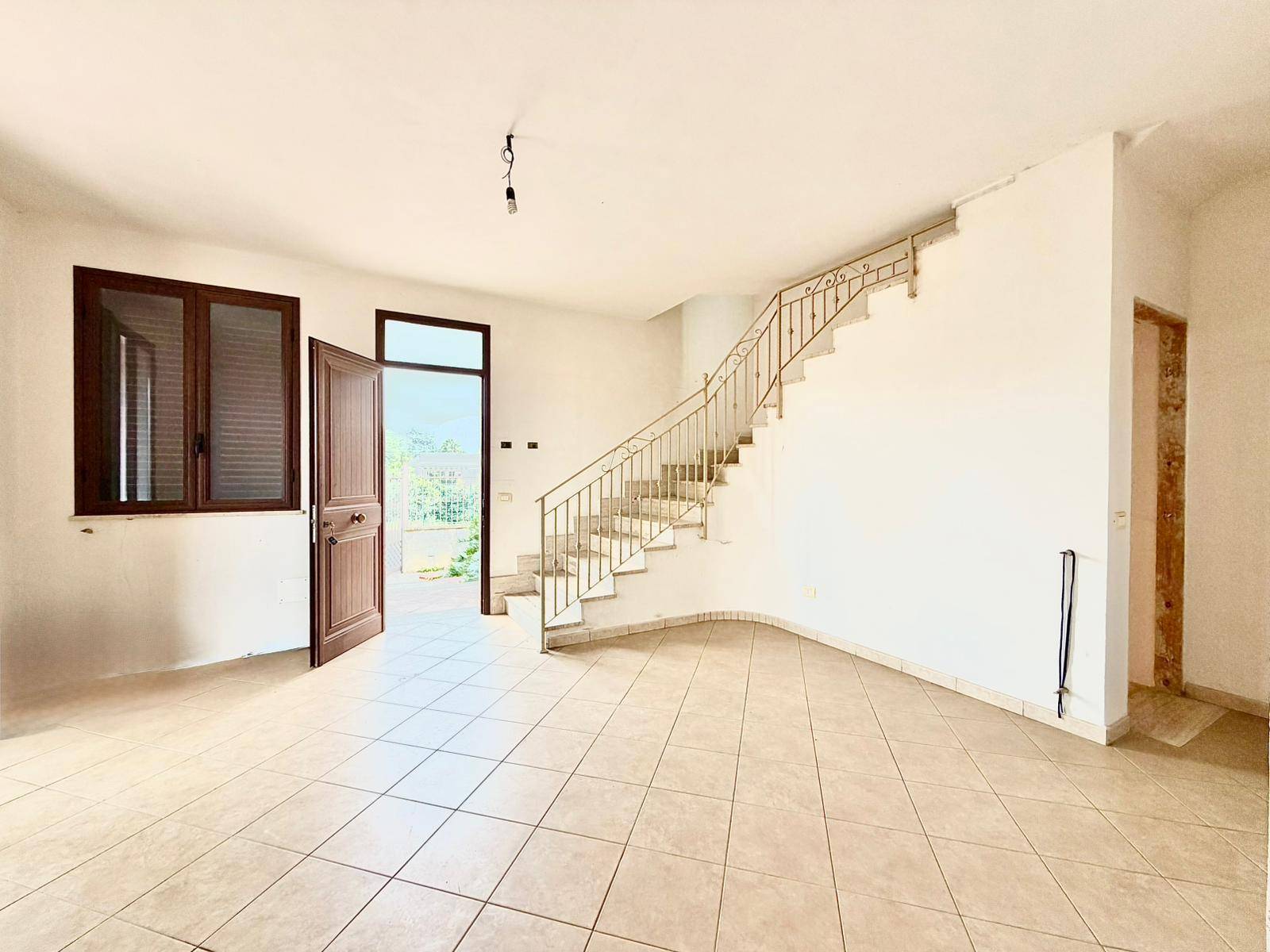 Porzione Di Villa Bifamiliare in vendita a Carini