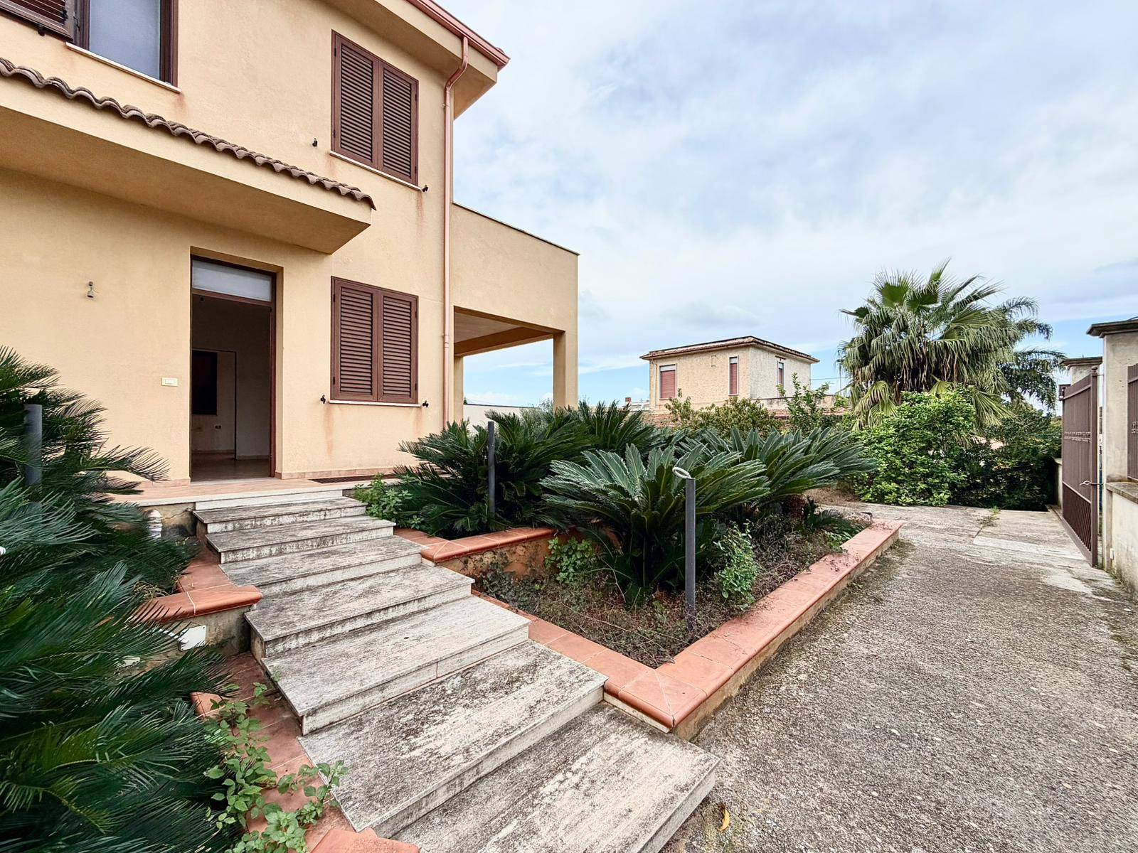 Porzione Di Villa Bifamiliare in vendita a Carini