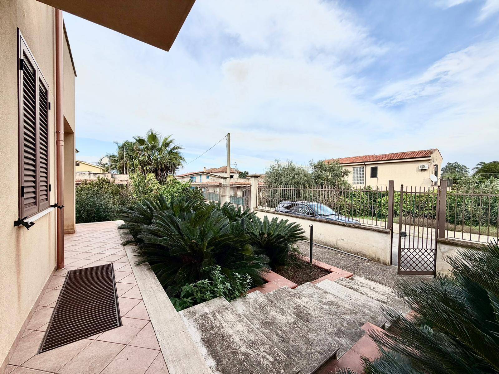 Porzione Di Villa Bifamiliare in vendita a Carini