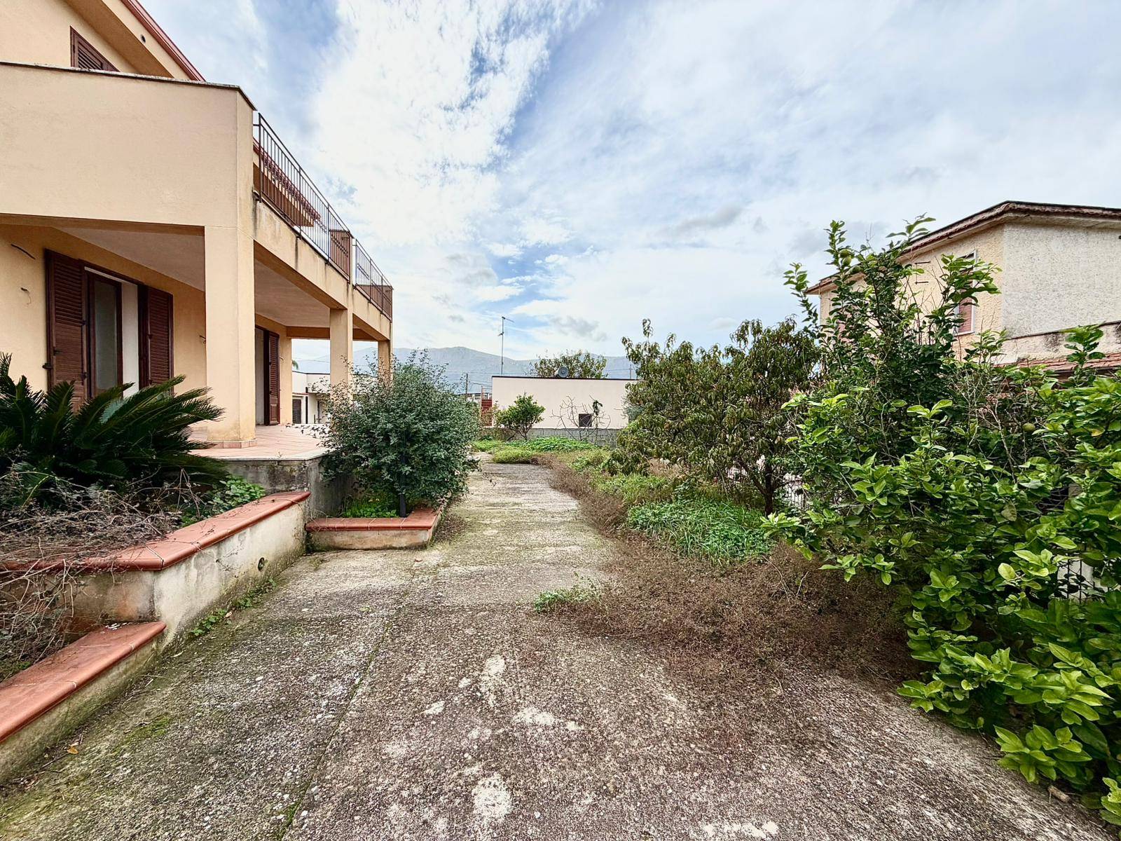 Porzione Di Villa Bifamiliare in vendita a Carini