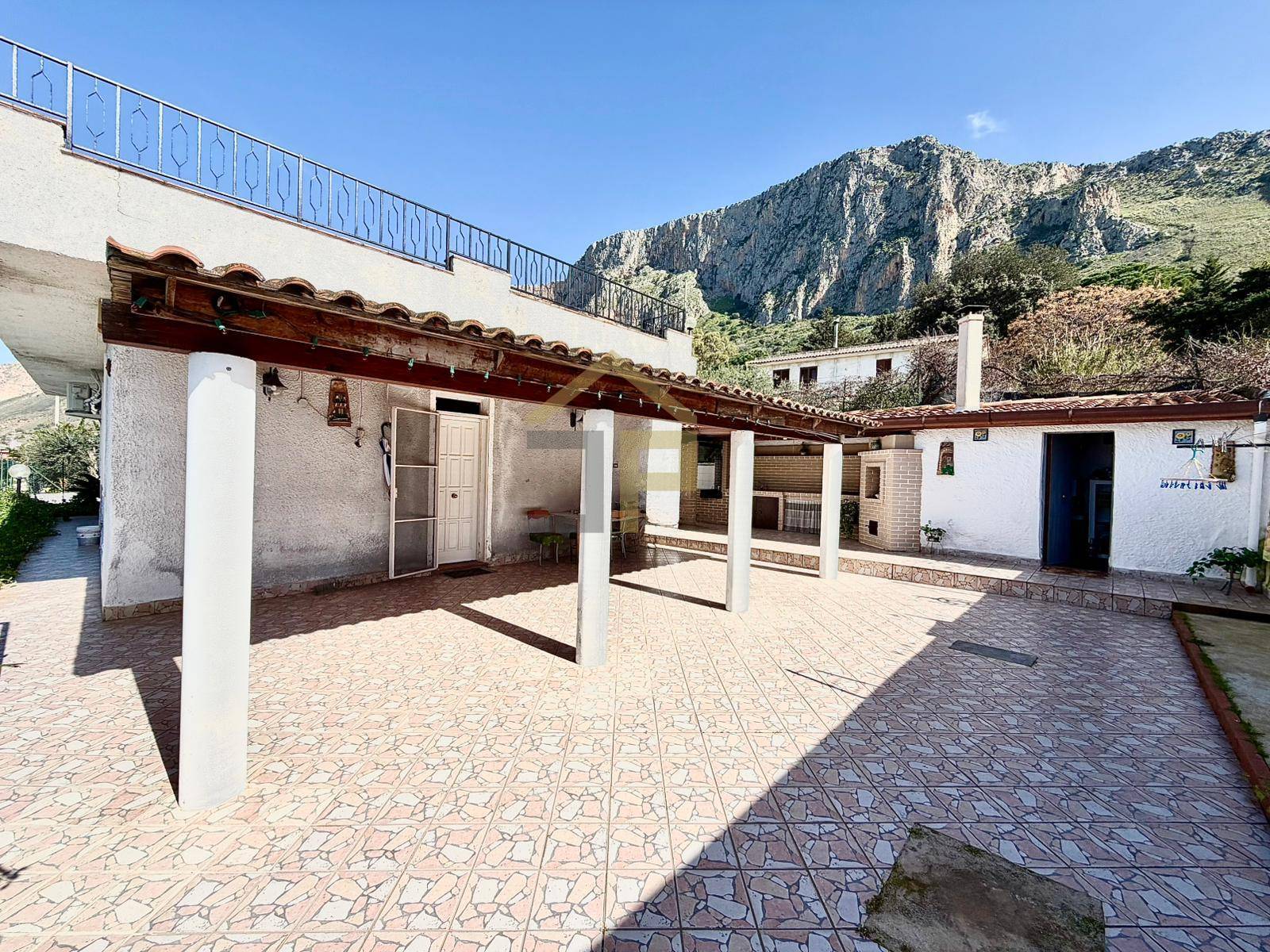 Villa in vendita a Terrasini