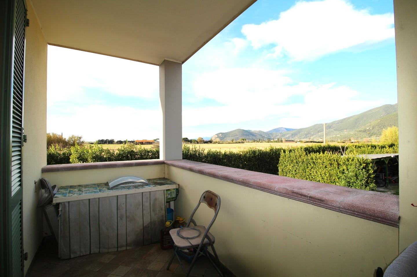 Villa Trifamiliari con giardino a San Giuliano Terme