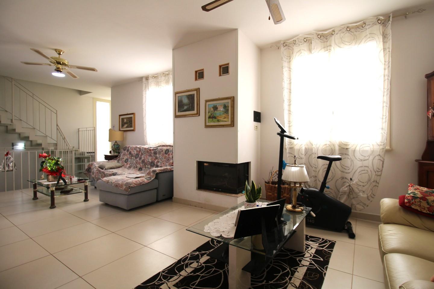 Villa Trifamiliari con giardino a San Giuliano Terme