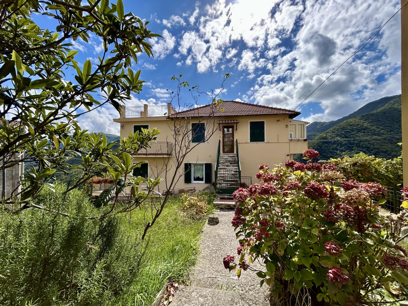 Appartamento con giardino a Davagna