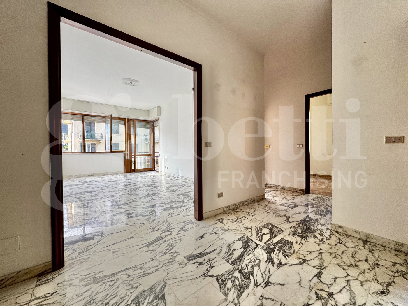 Trilocale con box a Cogorno