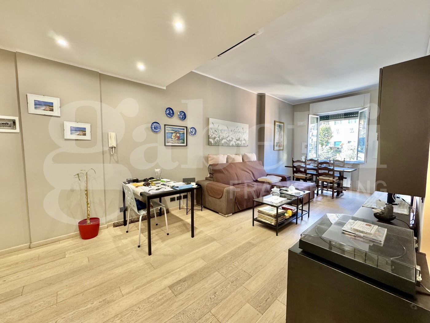 Trilocale con giardino a Genova