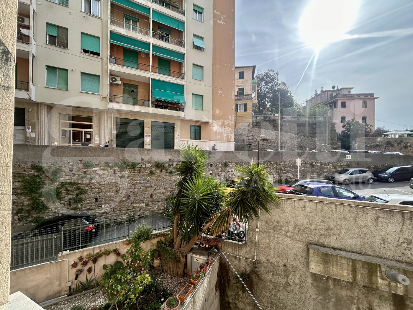 Trilocale da ristrutturare a Genova