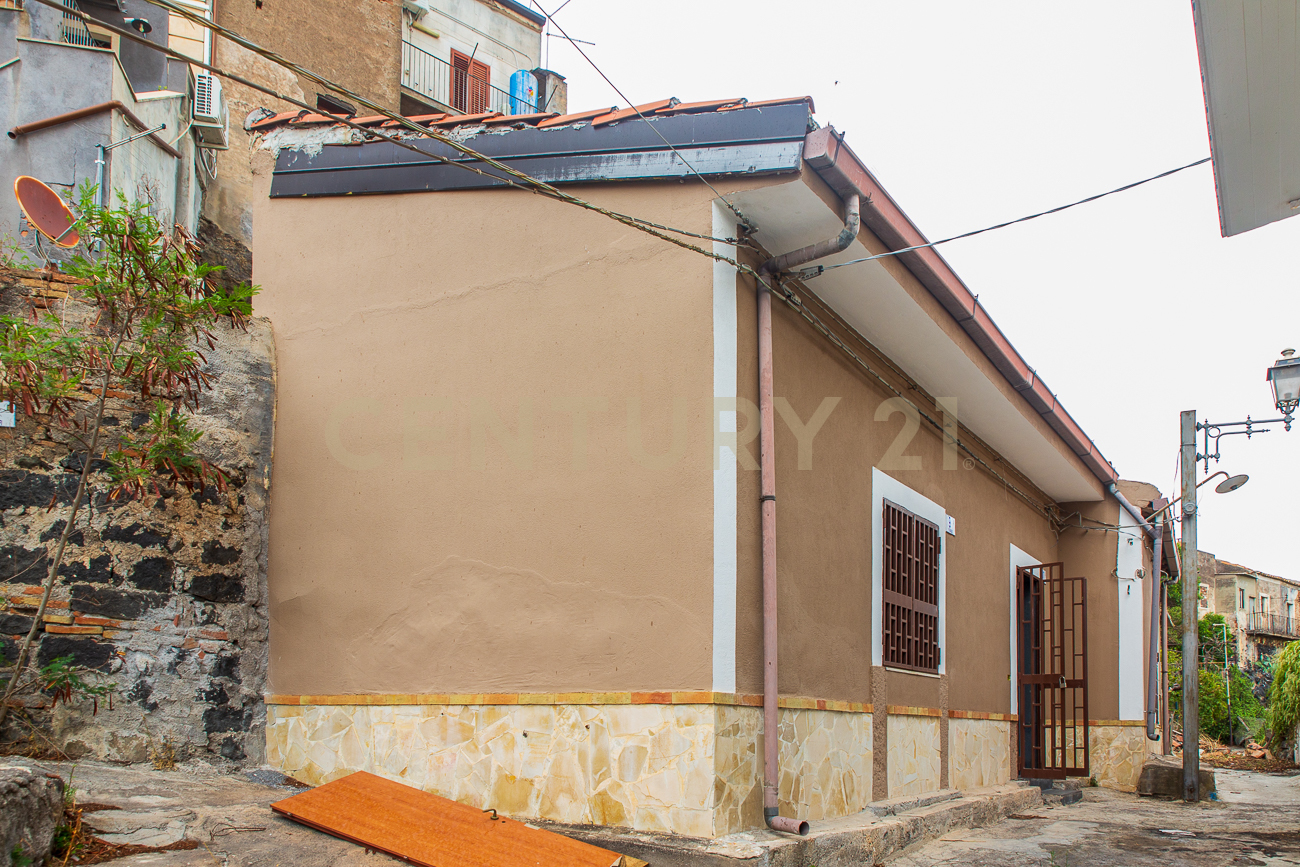 Casa indipendente in vendita a Motta Sant'Anastasia