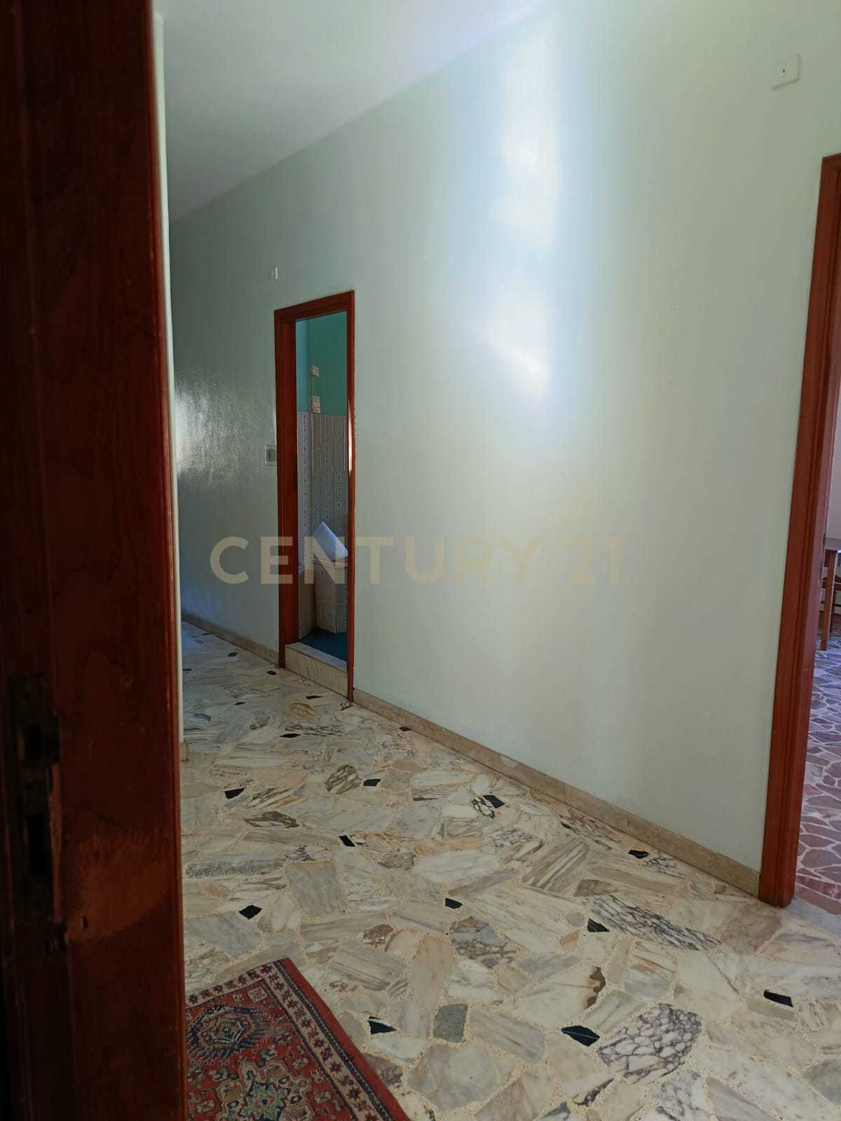Quadrilocale da ristrutturare in via omero 65, Bronte